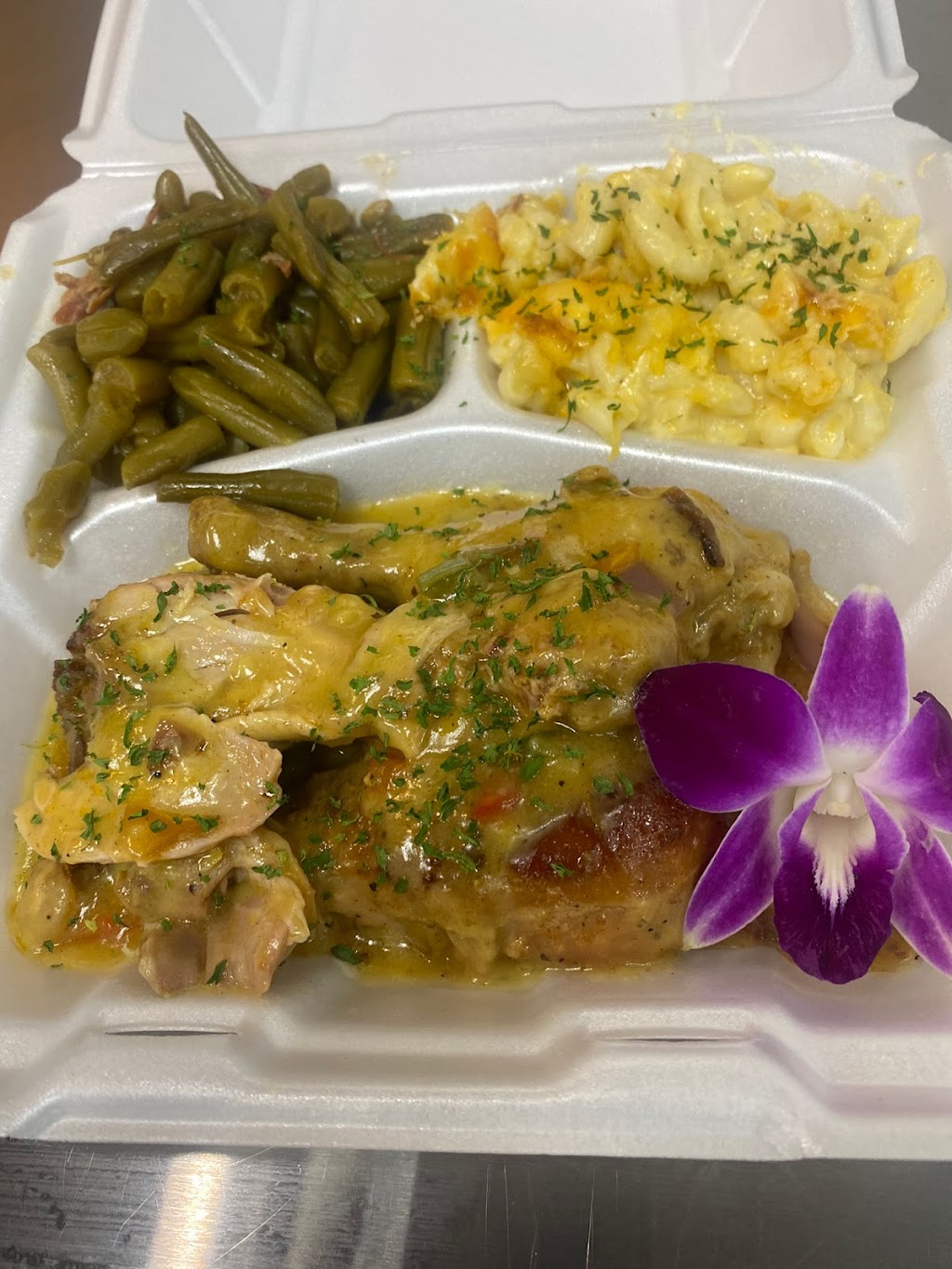 Kays Soul Food Kitchen | restaurant | 2750 S Hamilton Rd, Columbus, OH 43232, USA | 6146158553 OR +1 614-615-8553