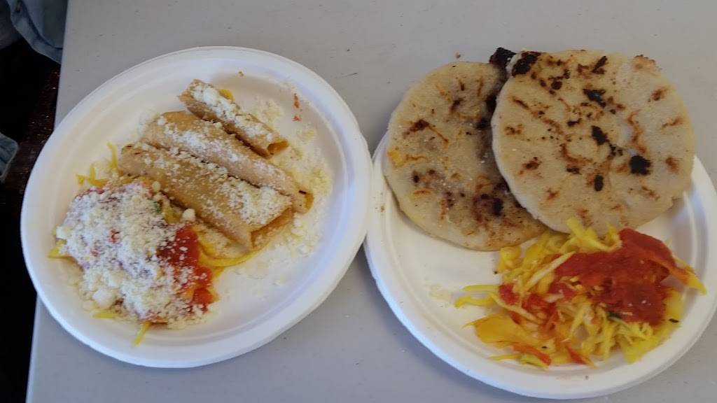 Antojitos Tortilla & Co | restaurant | 7258 Columbia Pike, Annandale, VA 22003, USA | 7035821591 OR +1 703-582-1591