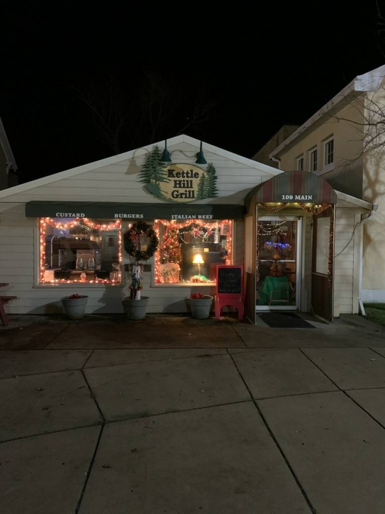 Sassys Kettle Hill Grill | restaurant | 109 W Main St, Palmyra, WI 53156, USA | 2628657350 OR +1 262-865-7350