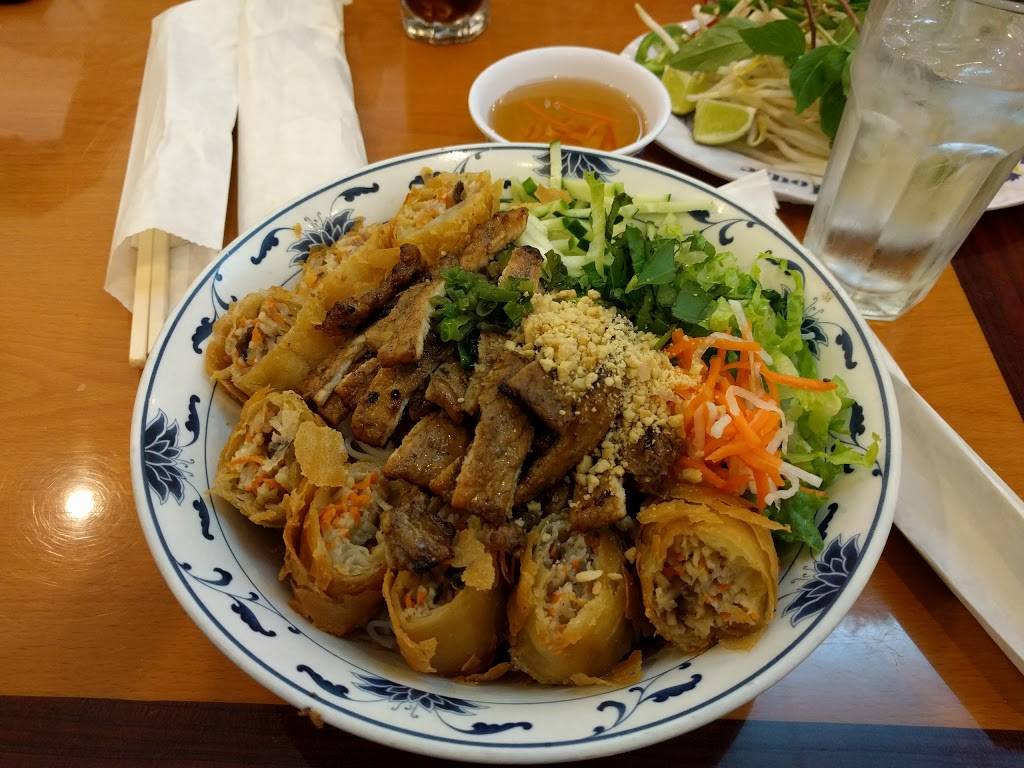 Viet House | restaurant | 11216 Lee Hwy, Fairfax, VA 22030, USA | 7039340923 OR +1 703-934-0923