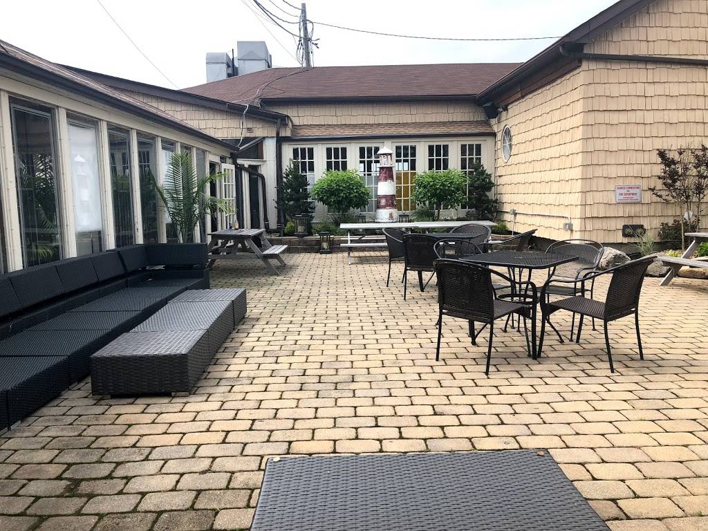 South Shore Bar & Grill | restaurant | 225 Ellis St, Staten Island, NY 10307, USA | 7182272258 OR +1 718-227-2258