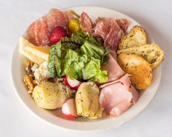 The Pasta Tree Restaurant & Wine Bar | restaurant | 1503 N Farwell Ave, Milwaukee, WI 53202, USA | 4142768867 OR +1 414-276-8867