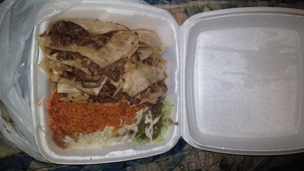 Tonys Place | restaurant | 2141 W Jefferson St, Joliet, IL 60435, USA | 8157444636 OR +1 815-744-4636