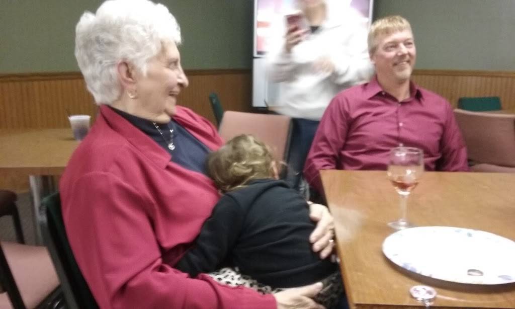 End Zone Sports Lounge | restaurant | 601 E Broadway St, Covington, OH 45318, USA | 9374732433 OR +1 937-473-2433