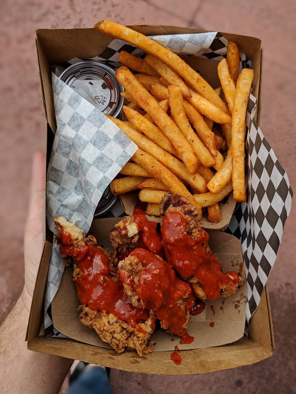 Coates Fried Chicken and Burgers | restaurant | 353 W Bonita Ave, Claremont, CA 91711, USA | 9093990991 OR +1 909-399-0991