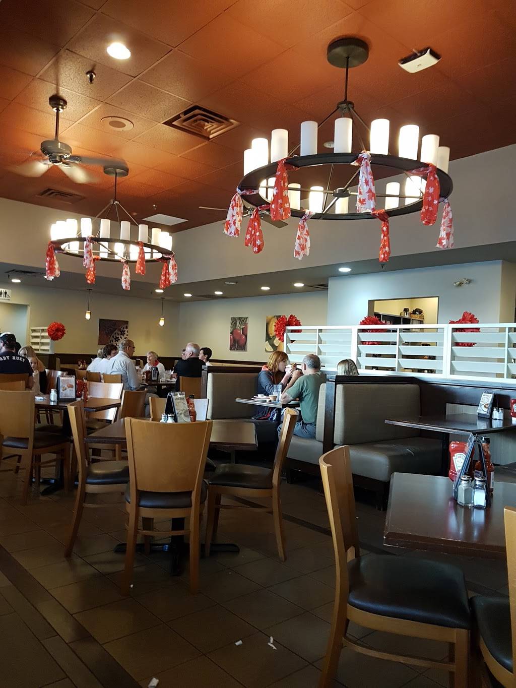 Swiss Chalet | restaurant | 933 Lansdowne St W, Peterborough, ON K9J 1Z5, Canada | 7057455577 OR +1 705-745-5577