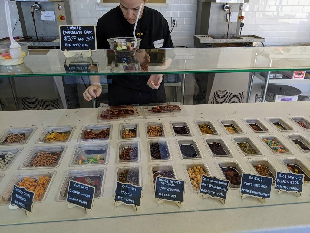 Top This Chocolate | restaurant | 1559 Spinnaker Dr Suite 109, Ventura, CA 93001, USA | 8055354167 OR +1 805-535-4167