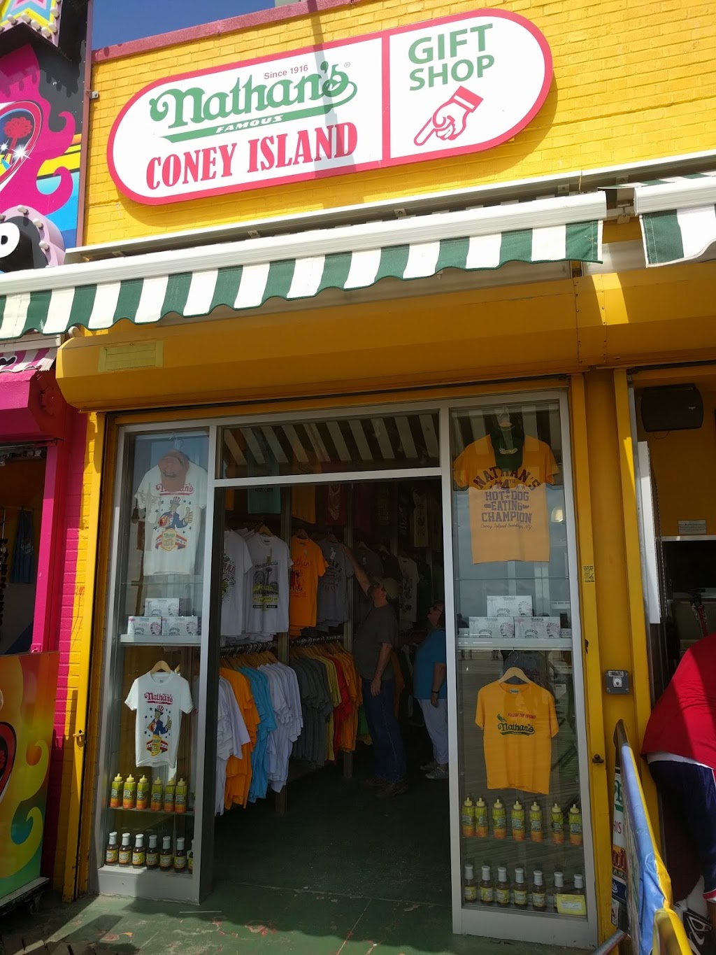 Nathans Famous, Coney Island Boardwalk | restaurant | 1205 Boardwalk W, Brooklyn, NY 11224, USA | 7187147207 OR +1 718-714-7207