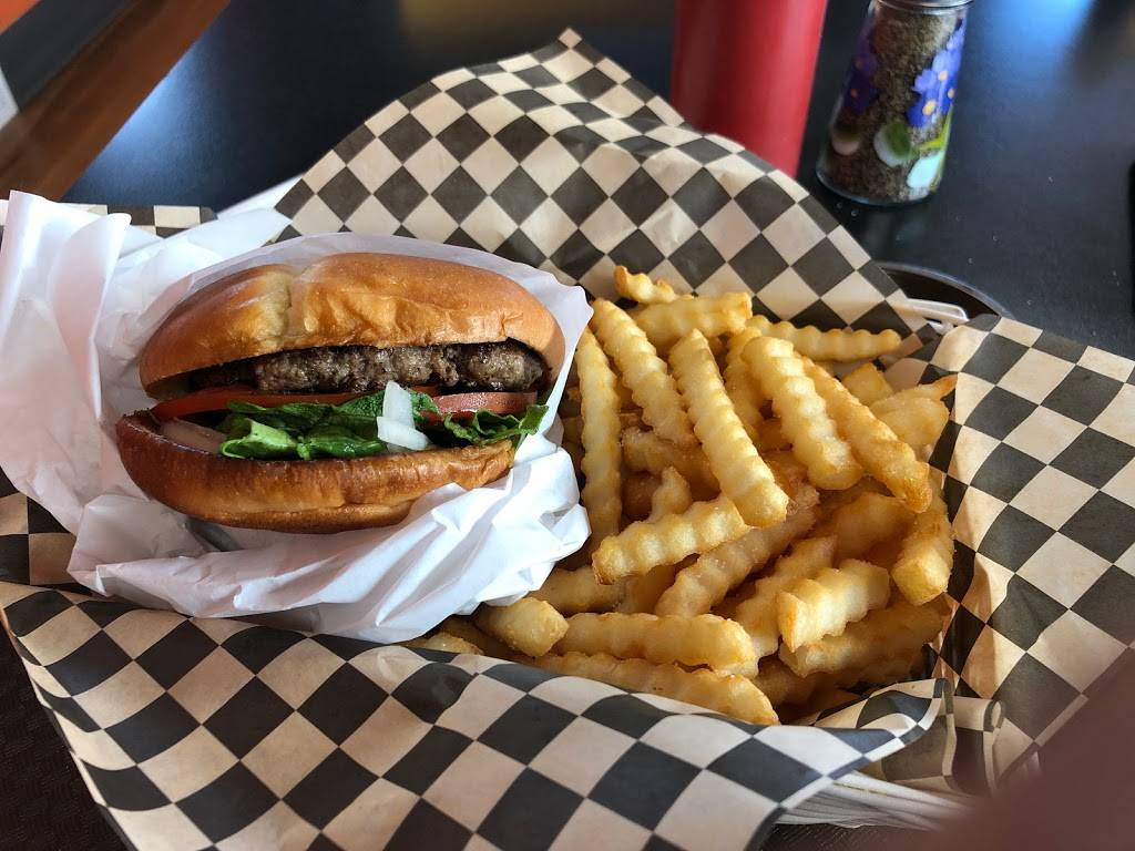 Bobs Burgers and teriyakis | restaurant | 20054 International Blvd, SeaTac, WA 98198, USA | 2068243234 OR +1 206-824-3234