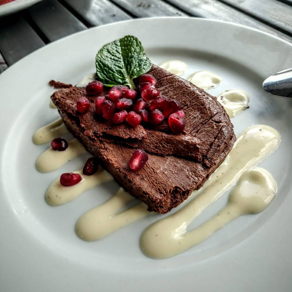 The Leaning Pear | restaurant | 111 River Rd, Wimberley, TX 78676, USA | 5128477327 OR +1 512-847-7327