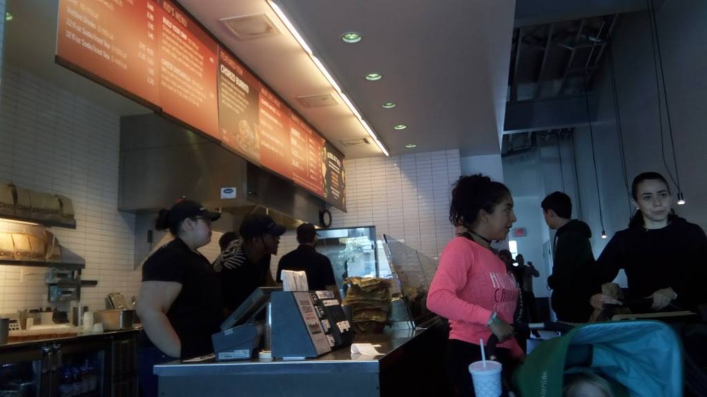 Chipotle Mexican Grill | restaurant | 4520 Lee Hwy, Arlington, VA 22207, USA | 5718584160 OR +1 571-858-4160
