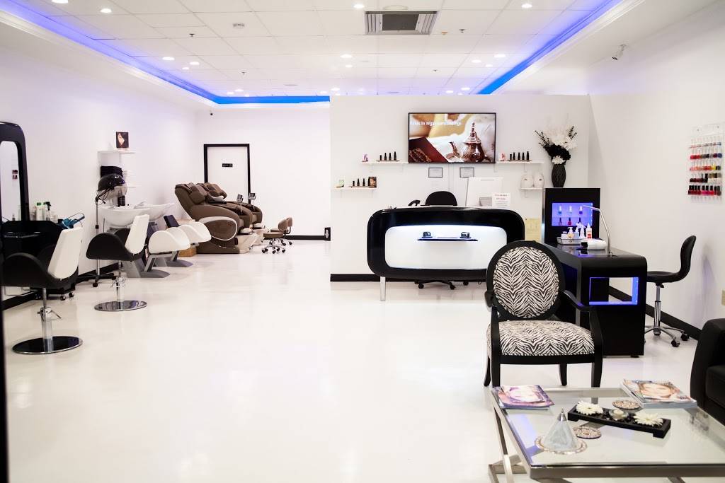 Leilas Beauty Secrets | restaurant | 7000 Northwest Expy, Oklahoma City, OK 73132, USA | 4058878811 OR +1 405-887-8811