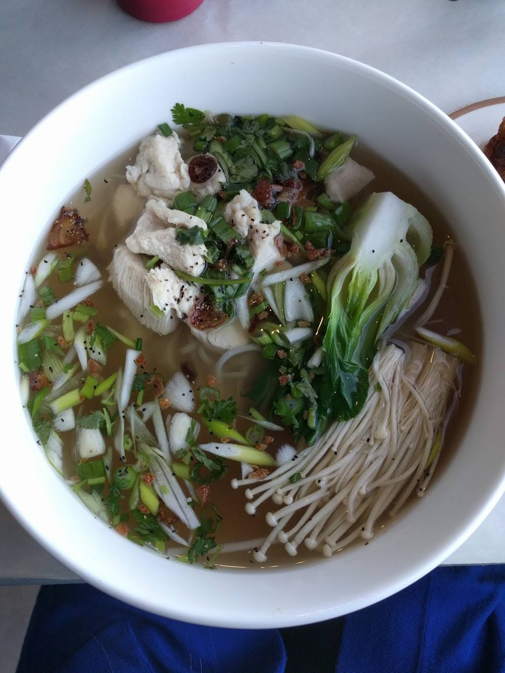 Phở Đông Gia Việt Thái Restaurant Halal | restaurant | 256 Browns Line, Etobicoke, ON M8W 1X1, Canada | 6479965744 OR +1 647-996-5744