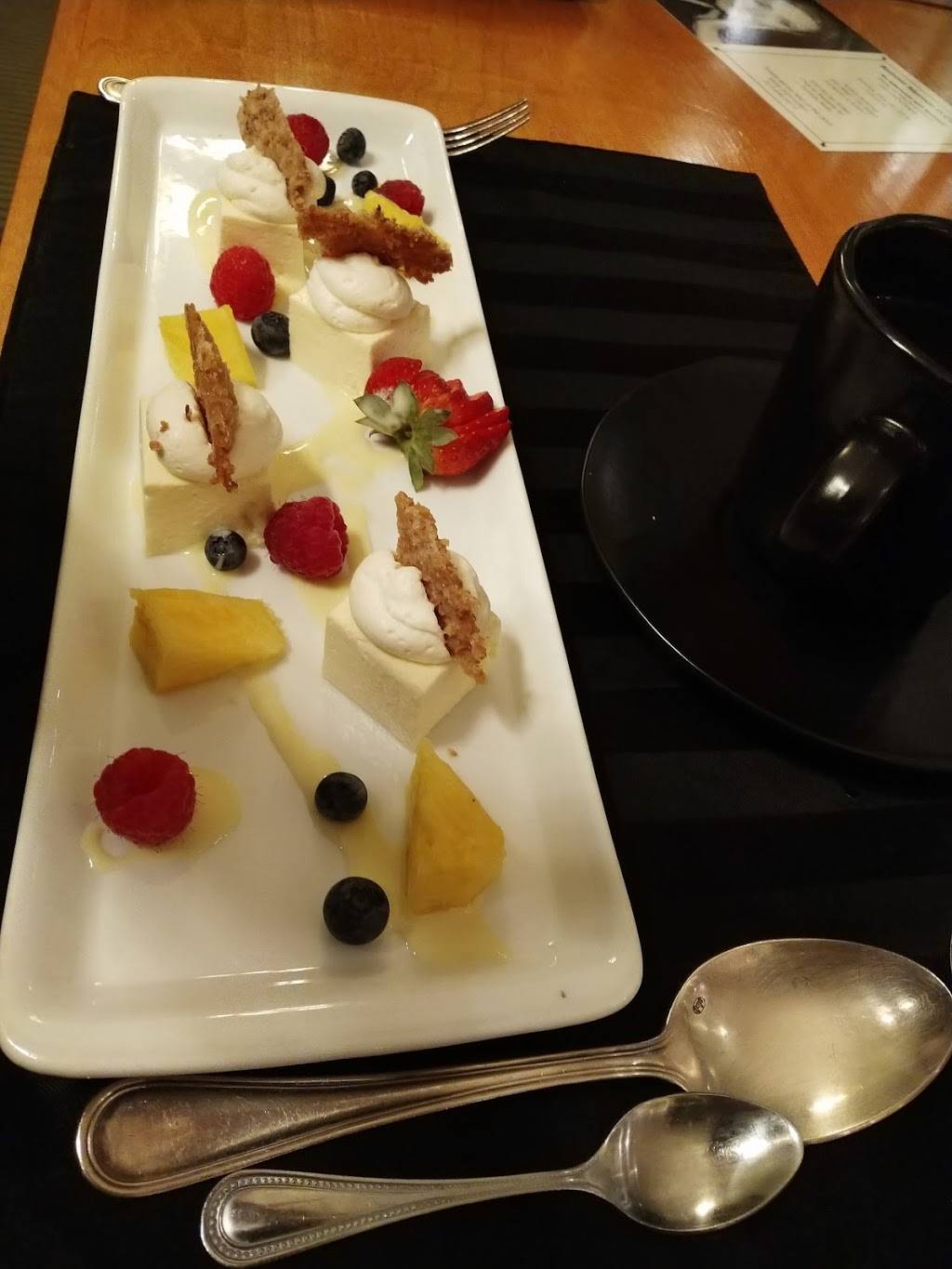 Tallgrass Restaurant | restaurant | 1006 S State St, Lockport, IL 60441, USA | 8158385566 OR +1 815-838-5566