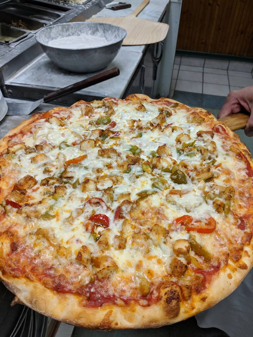 Amici Pizza & Pasta Family Restaurant | restaurant | 2838 PA-611 #204, Tannersville, PA 18372, USA | 5706209005 OR +1 570-620-9005