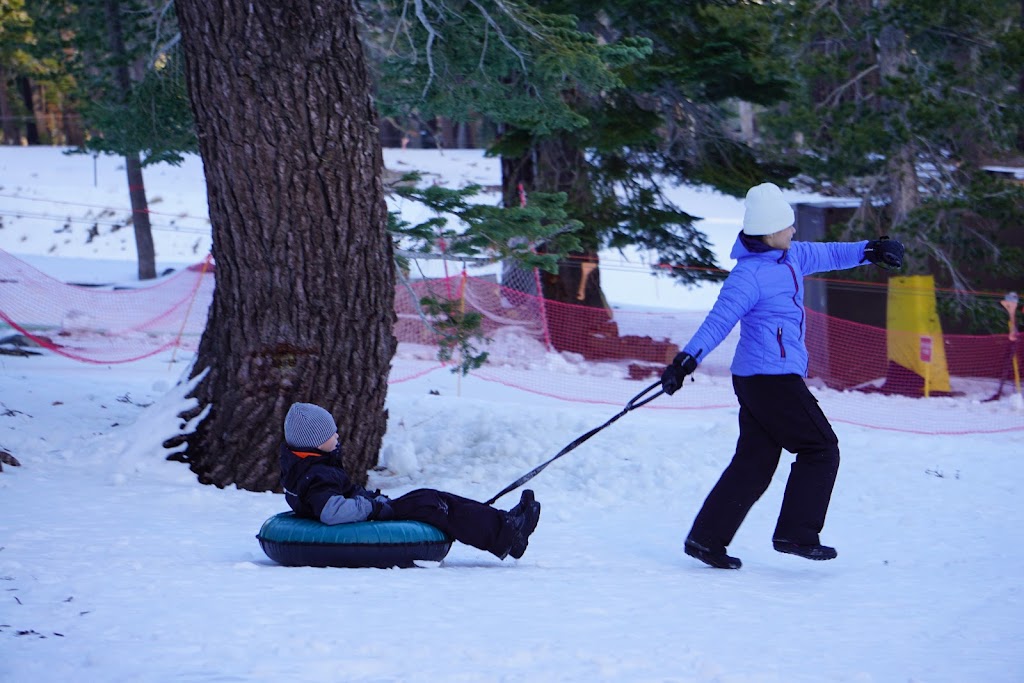 Woollys Tube Park & Snow Play | meal takeaway | 9000 Minaret Rd # 200, Mammoth Lakes, CA 93546, USA | 7609347533 OR +1 760-934-7533
