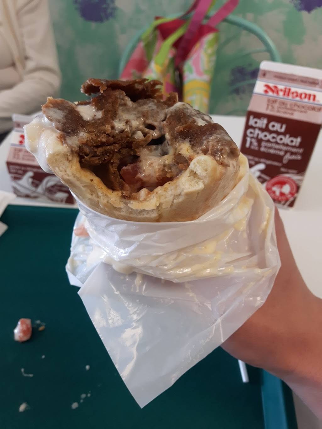 Sammys Donair | restaurant | 453 Guelph Line, Burlington, ON L7R 3L8, Canada | 9056322737 OR +1 905-632-2737