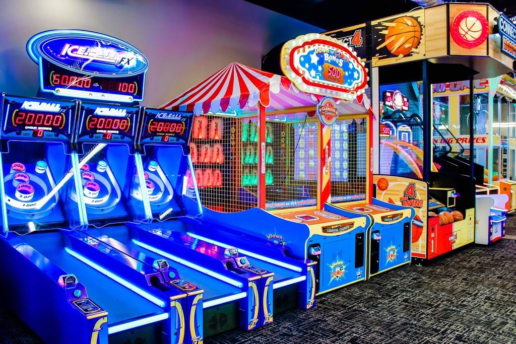 Apex Entertainment Albany | restaurant | 1 Crossgates Mall Rd, Albany, NY 12203, USA | 5184268666 OR +1 518-426-8666