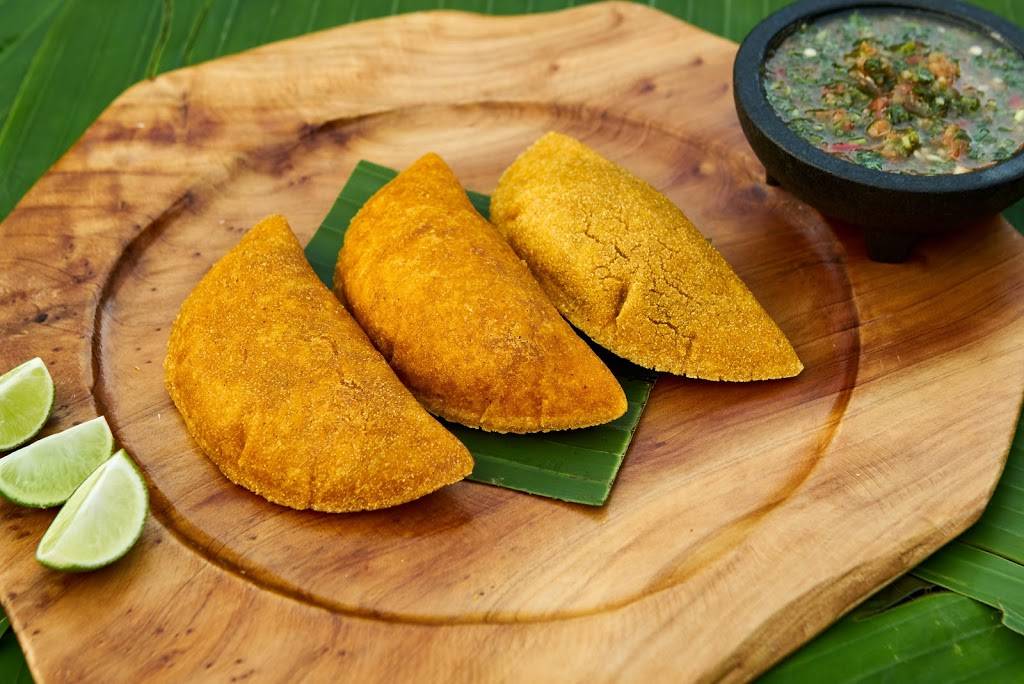 Medallón | restaurant | 5162 W Jefferson Blvd suite b, Los Angeles, CA 90016, USA | 7073228867 OR +1 707-322-8867