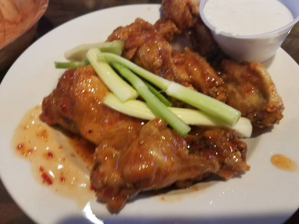 Charlie Meaneys | restaurant | 52 Central Ct, Valley Stream, NY 11580, USA | 5165962337 OR +1 516-596-2337