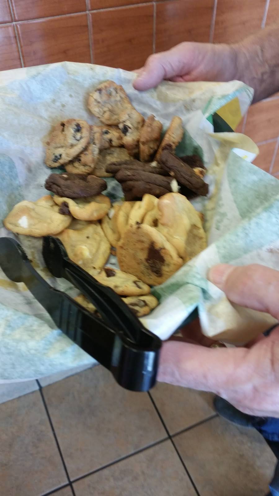 Subway | meal takeaway | 7555 N La Cholla Blvd Suite 145, Tucson, AZ 85741, USA | 5205319054 OR +1 520-531-9054