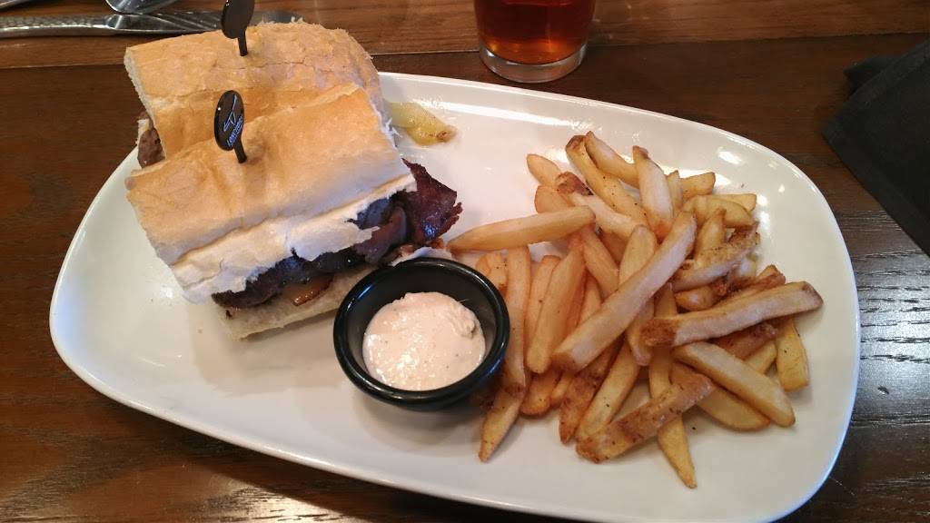 LongHorn Steakhouse | meal takeaway | 91 RHL Blvd, Charleston, WV 25309, USA | 3047444112 OR +1 304-744-4112