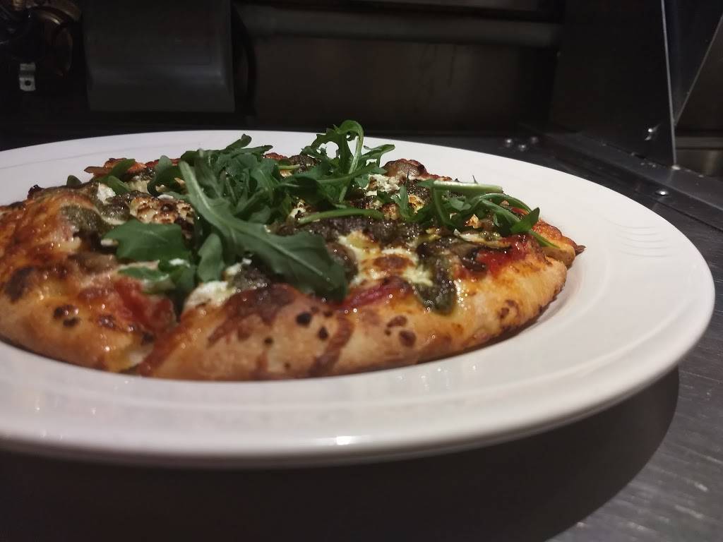 The Lion Brewery Restaurant | restaurant | 59 King St N, Waterloo, ON N2J 2X2, Canada | 5198863350 OR +1 519-886-3350