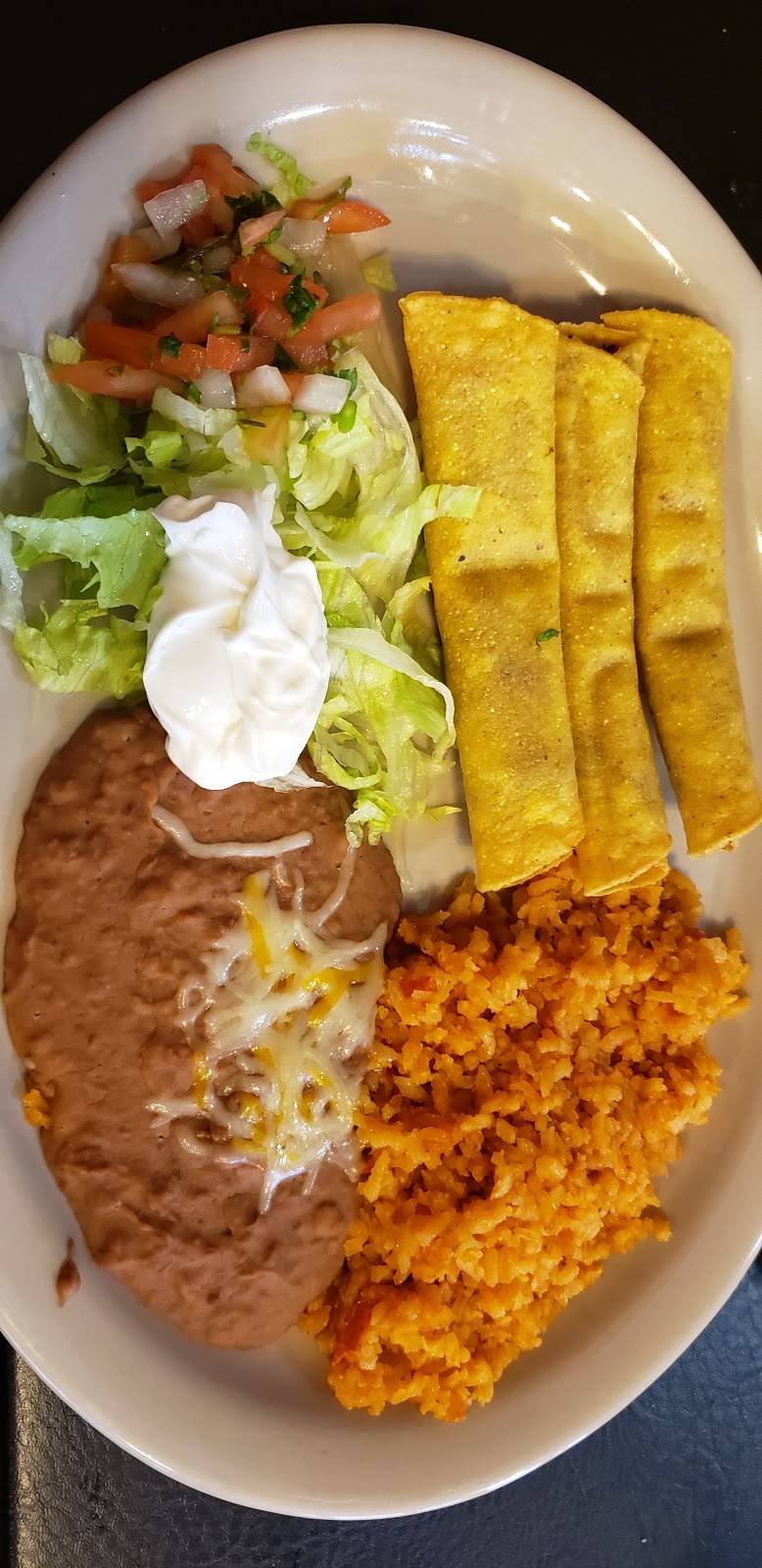 El Oso Mexican Grill | restaurant | 522 E Broadway, Columbia, MO 65201, USA | 5732562855 OR +1 573-256-2855