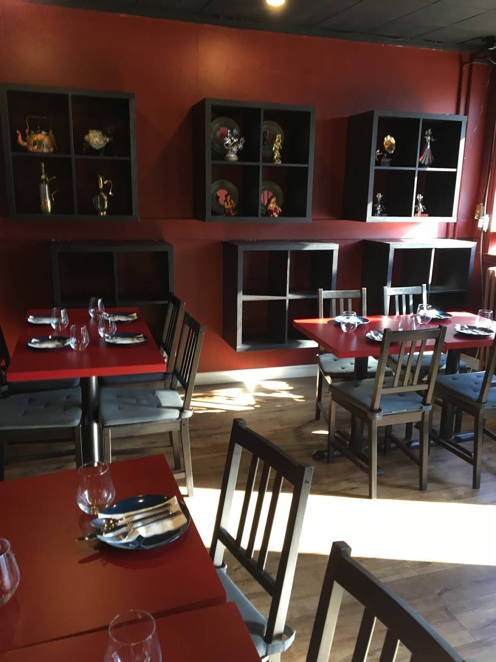 Spice Vault | restaurant | 13 Main St S, Newmarket, ON L3Y 3Y1, Canada | 9052358283 OR +1 905-235-8283