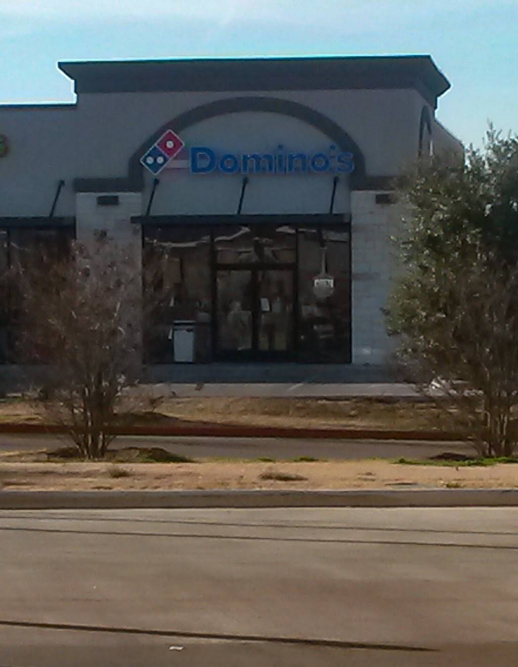 Dominos Pizza | meal delivery | 2001 W, TX-71 Ste 10, La Grange, TX 78945, USA | 9792062121 OR +1 979-206-2121