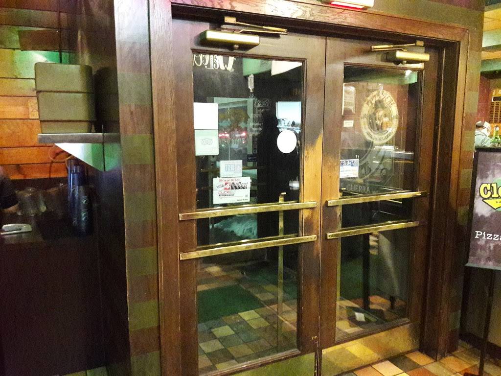 Cloverleaf Bar & Restaurant | restaurant | 24443 Gratiot Ave, Eastpointe, MI 48021, USA | 5867775391 OR +1 586-777-5391