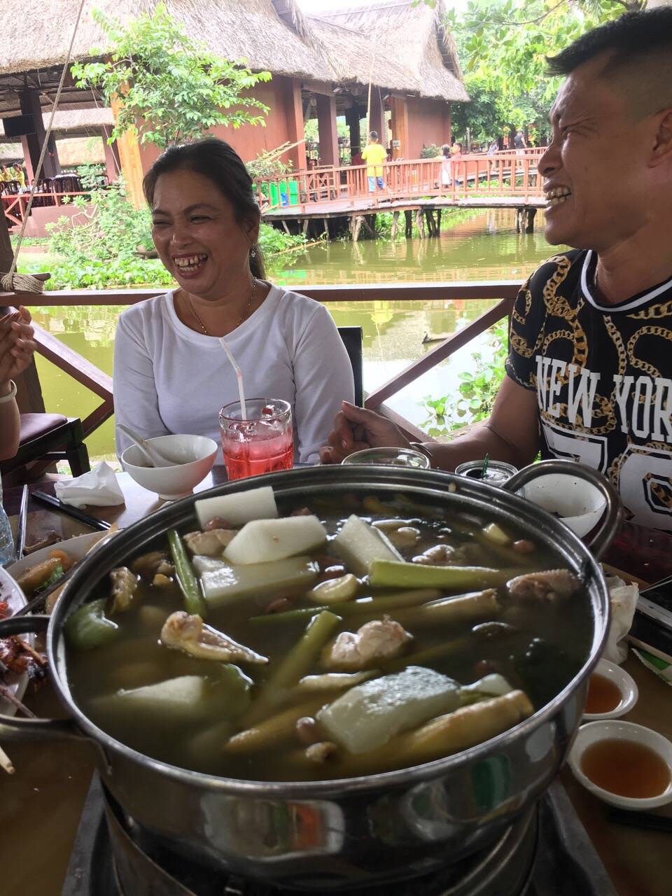 Jimmy Johns | meal delivery | 8427 Wornall Rd, Kansas City, MO 64114, USA | 8168869977 OR +1 816-886-9977