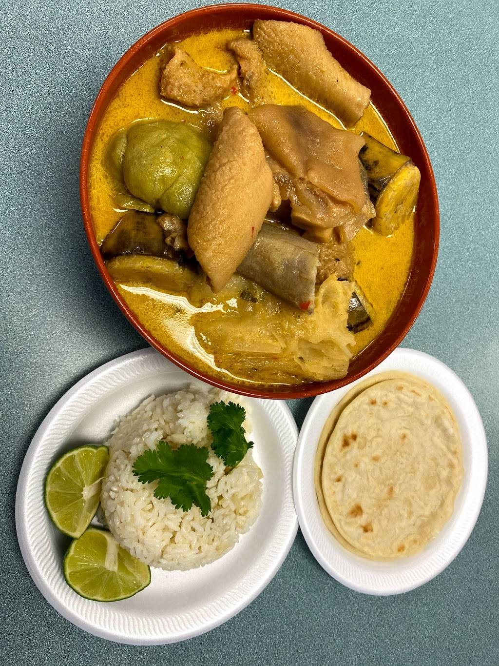 Dilenias Tradiciones Catrachas | restaurant | 4002 Broadway Blvd Suite 105, Garland, TX 75043, USA | 4693040029 OR +1 469-304-0029