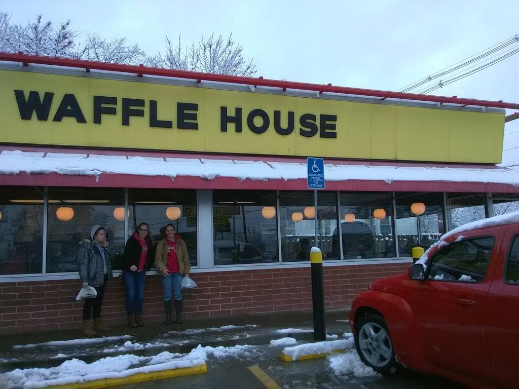 Waffle House | meal takeaway | 4150 Cane Run Rd, Louisville, KY 40216, USA | 5024477203 OR +1 502-447-7203