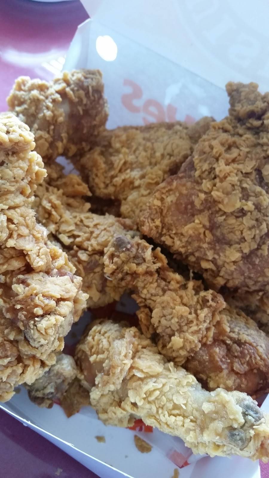 Popeyes Louisiana Kitchen | restaurant | 4747 North, Tower Rd, Denver, CO 80249, USA | 3033071066 OR +1 303-307-1066