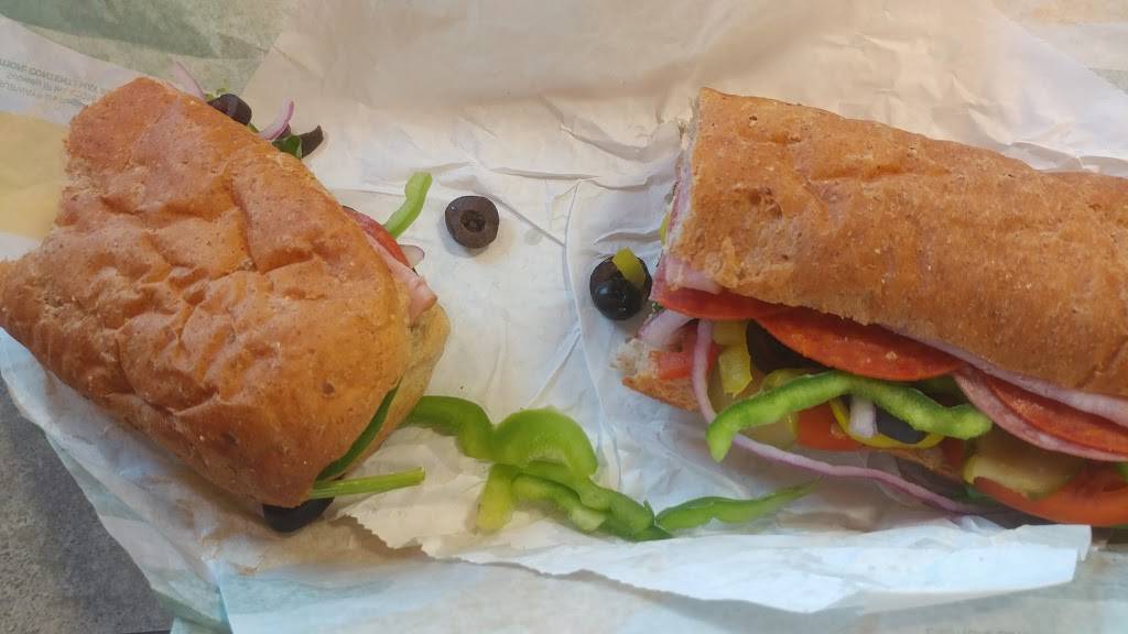 Subway | restaurant | 129 Town Creek Dr, Saltillo, MS 38866, USA | 6628693347 OR +1 662-869-3347