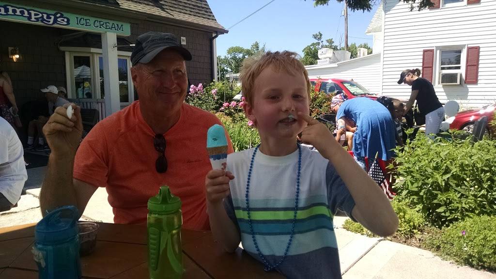 Grumpys Ice Cream and Popcorn | restaurant | 7849 WI-42, Egg Harbor, WI 54209, USA | 9208689494 OR +1 920-868-9494