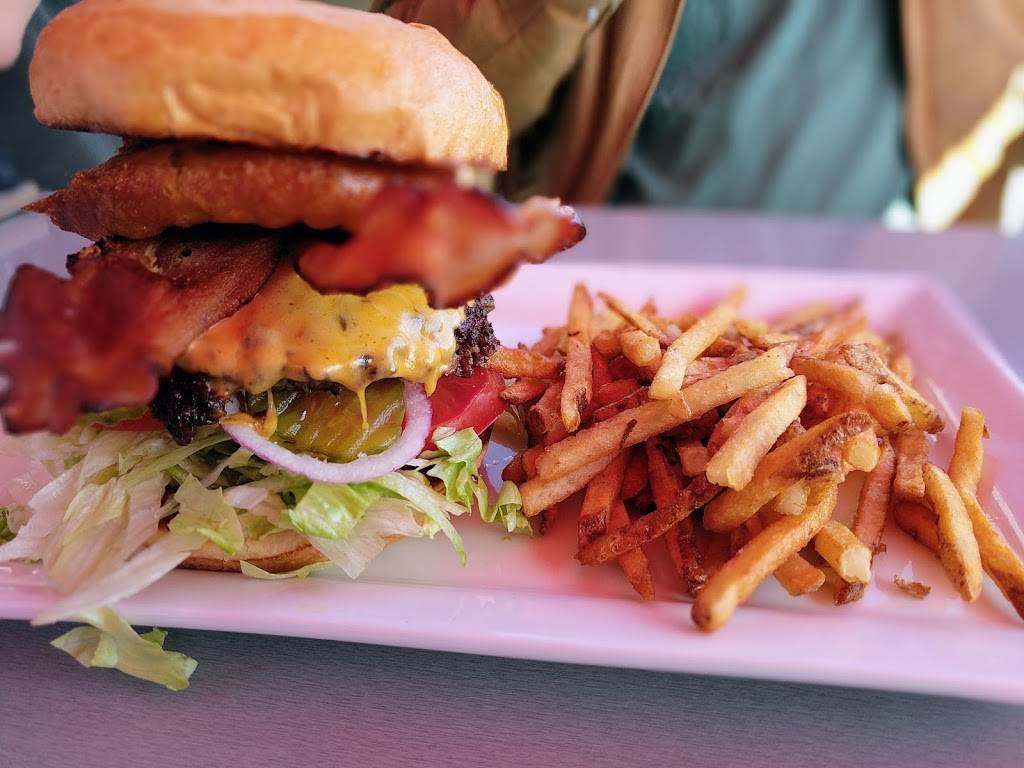 20 Mile Tap House | restaurant | 12543 N Hwy 83, Parker, CO 80134, USA | 3038416782 OR +1 303-841-6782