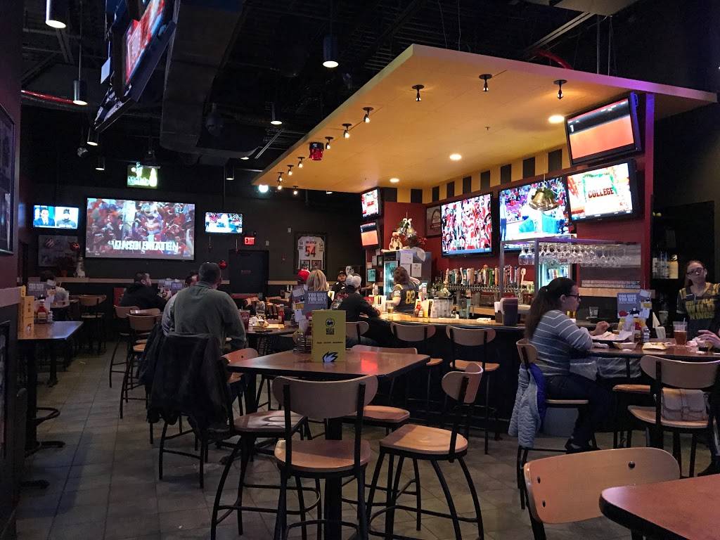 Buffalo Wild Wings | restaurant | 15888 South La Grange Road, Orland Park, IL 60462, USA | 7083649464 OR +1 708-364-9464
