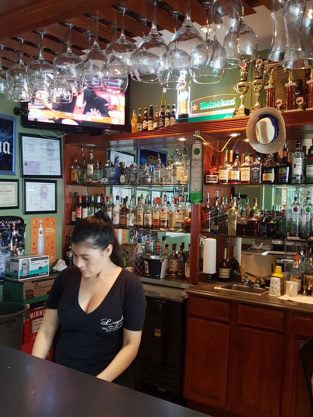 Leylas Restaurant | restaurant | 5607 Sargent Rd, Chillum, MD 20782, USA | 3018532233 OR +1 301-853-2233