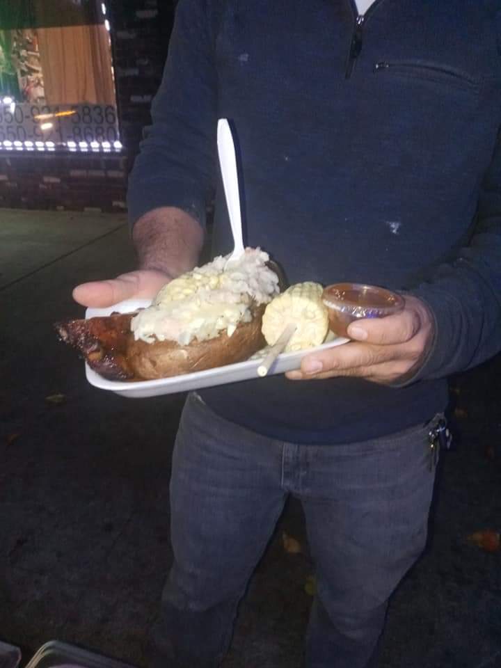 Luis pena el rey de los elotes locos | restaurant | 828 Fifth Ave, Redwood City, CA 94063, USA | 6507393408 OR +1 650-739-3408