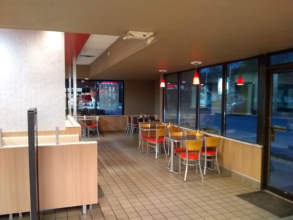 Burger King | restaurant | 20407 W Central Ave W, Blountstown, FL 32424, USA | 8506749477 OR +1 850-674-9477