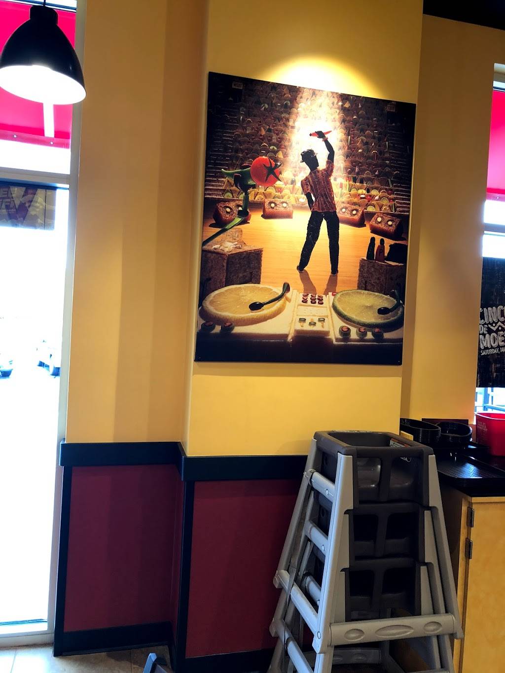 Moes Southwest Grill | restaurant | 4 Foxborough Blvd Unit 410, Foxborough, MA 02035, USA | 7742155569 OR +1 774-215-5569