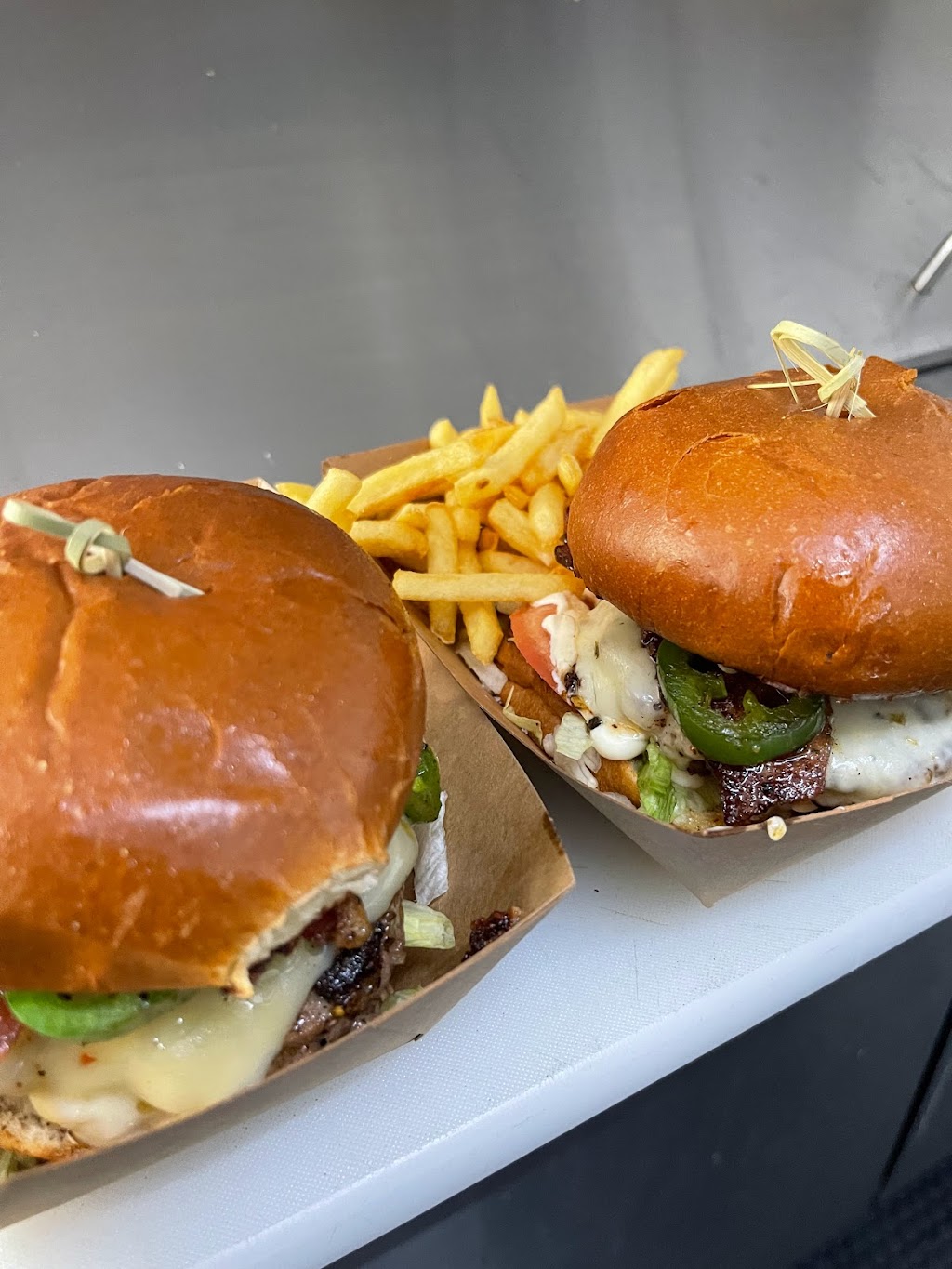 Burgerlicious Restaurant & Lemonade Bar | restaurant | 1565 W Main St Suite #210, Lewisville, TX 75067, USA | 8325305249 OR +1 832-530-5249