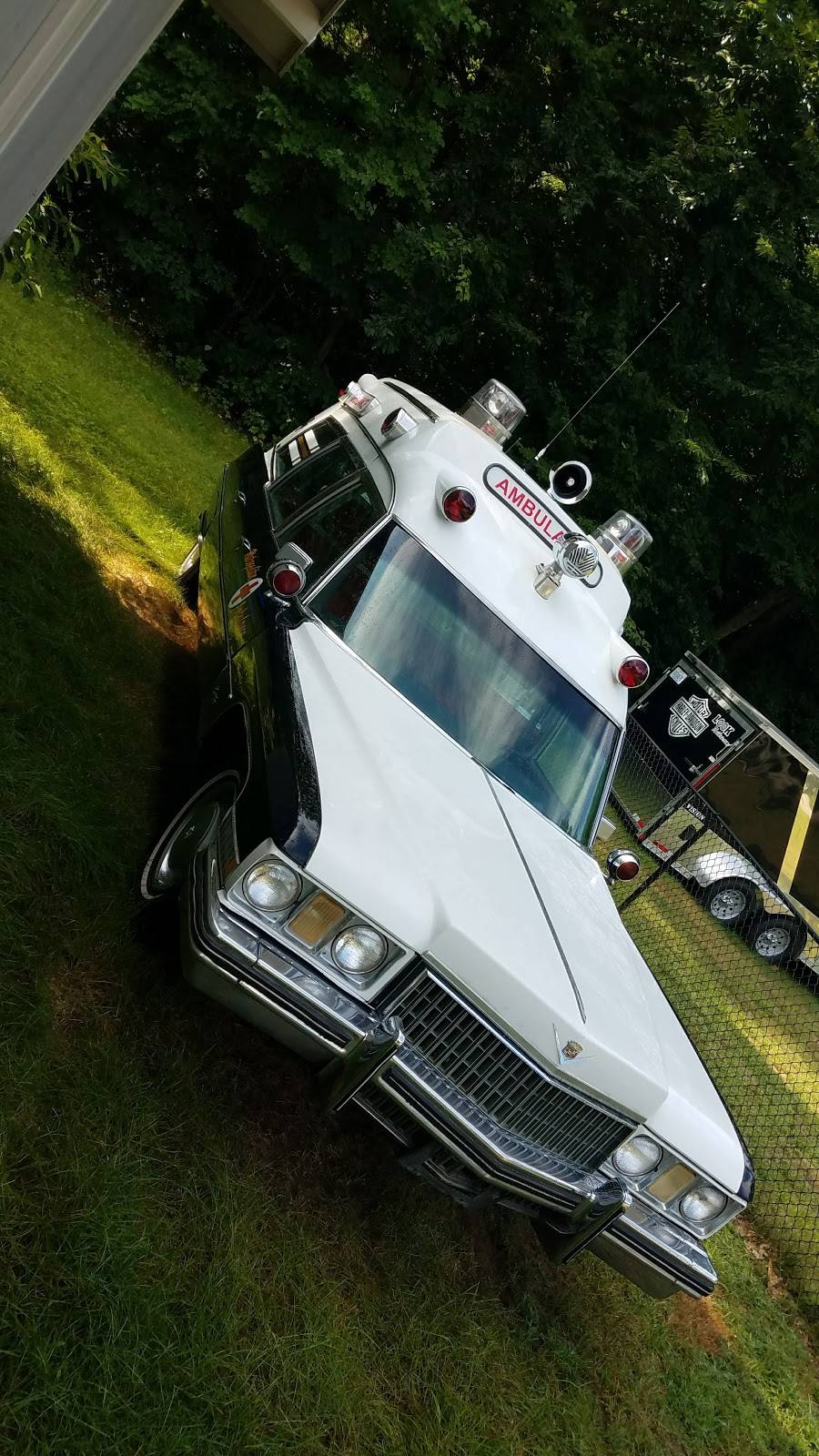 Suzis Village Inn | restaurant | 340 N 3rd Ave, Fruitport, MI 49415, USA | 2318653131 OR +1 231-865-3131