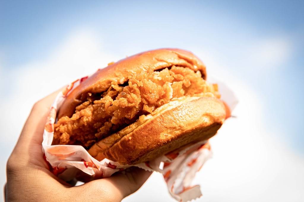 Popeyes Louisiana Kitchen | restaurant | 370 Kamehameha Hwy, Pearl City, HI 96782, USA | 8082000893 OR +1 808-200-0893