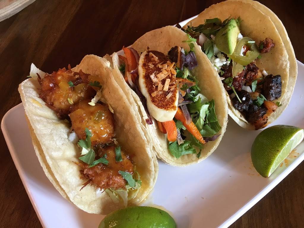 Lil Gios Taqueria | restaurant | 336 S Main St, St Charles, MO 63301, USA | 6368964377 OR +1 636-896-4377