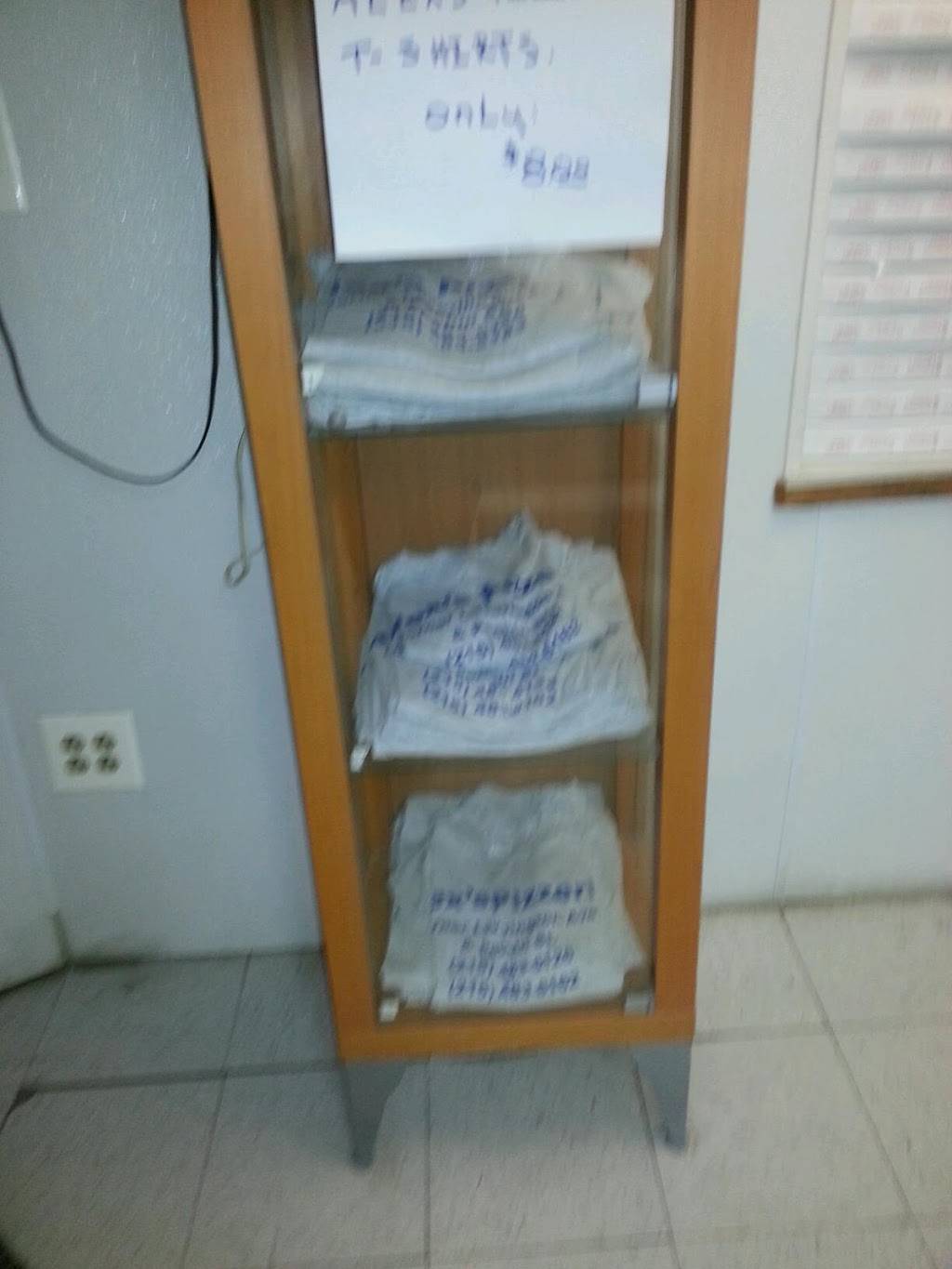 Alexs Pizzeria | restaurant | 400 Leverington Ave, Philadelphia, PA 19128, USA | 2154836162 OR +1 215-483-6162