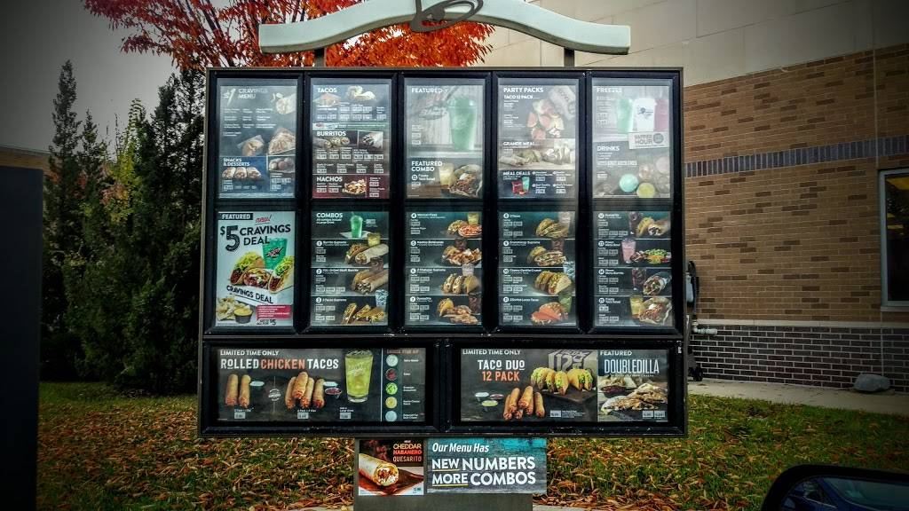 Taco Bell | meal takeaway | 33203 W 8 Mile Rd, Livonia, MI 48152, USA | 2484784693 OR +1 248-478-4693