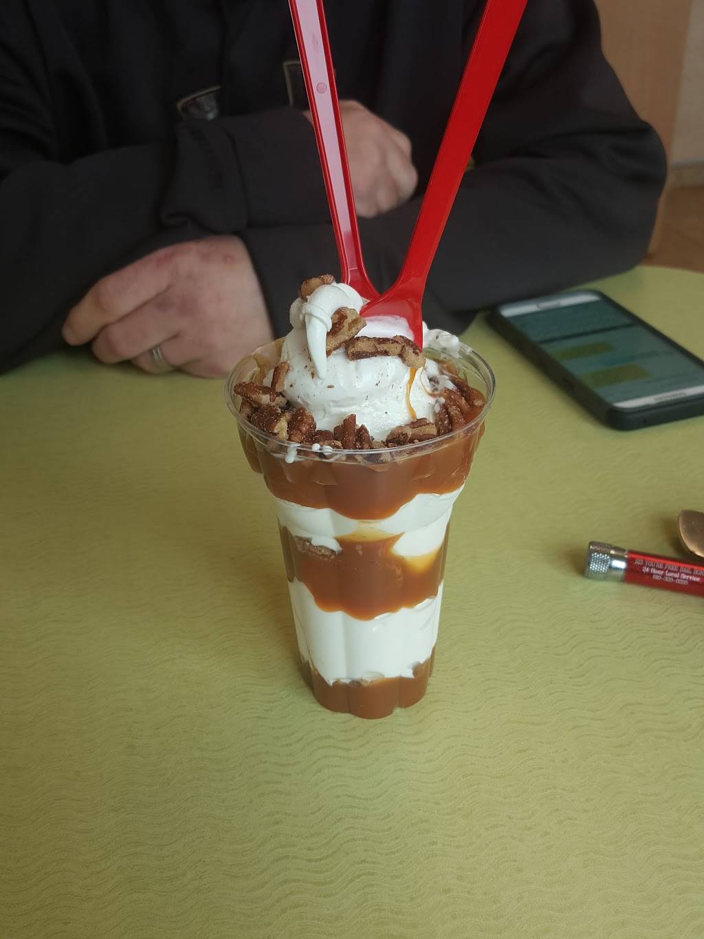 Dairy Queen Neenah Downtown | restaurant | 450 S Commercial St, Neenah, WI 54956, USA | 9207256531 OR +1 920-725-6531